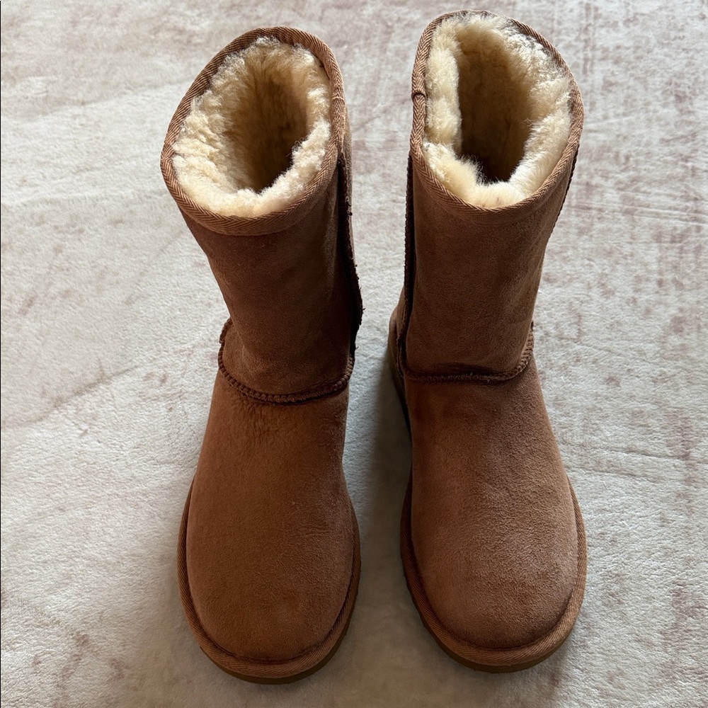 UGG Women's Classic Short II Boots Size 8 - Picture 2 of 9